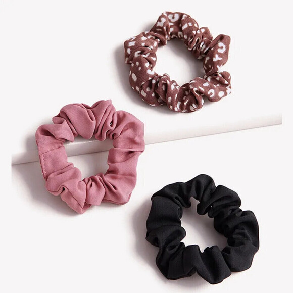 Scrunchie In Brick Red Set of 3 - Picture 2 of 5